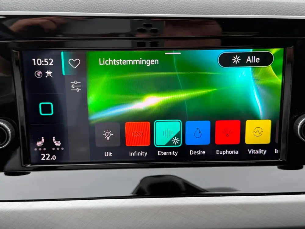 Volkswagen Golf 1.0 TSI Life, digitaal cockpit, stoelverwarm uit 2022, foto 6