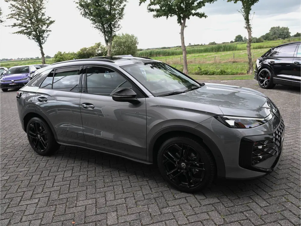 Volkswagen T-Roc 1.5 eTsi R-Line 150pk Pano Trekhaak Keyless uit 2026, foto 14