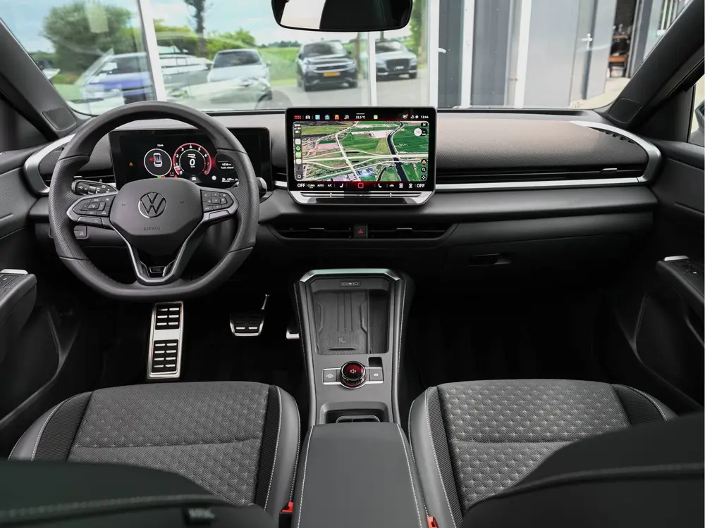 Volkswagen T-Roc 1.5 eTsi R-Line 150pk Pano Trekhaak Keyless uit 2026, foto 17