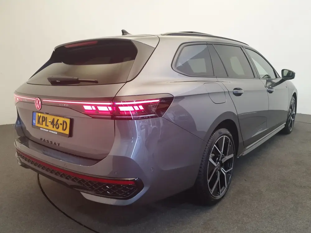 Volkswagen Passat Variant 1.5 eHybrid 272pk DSG/AUT R-Line P uit 2025, foto 7