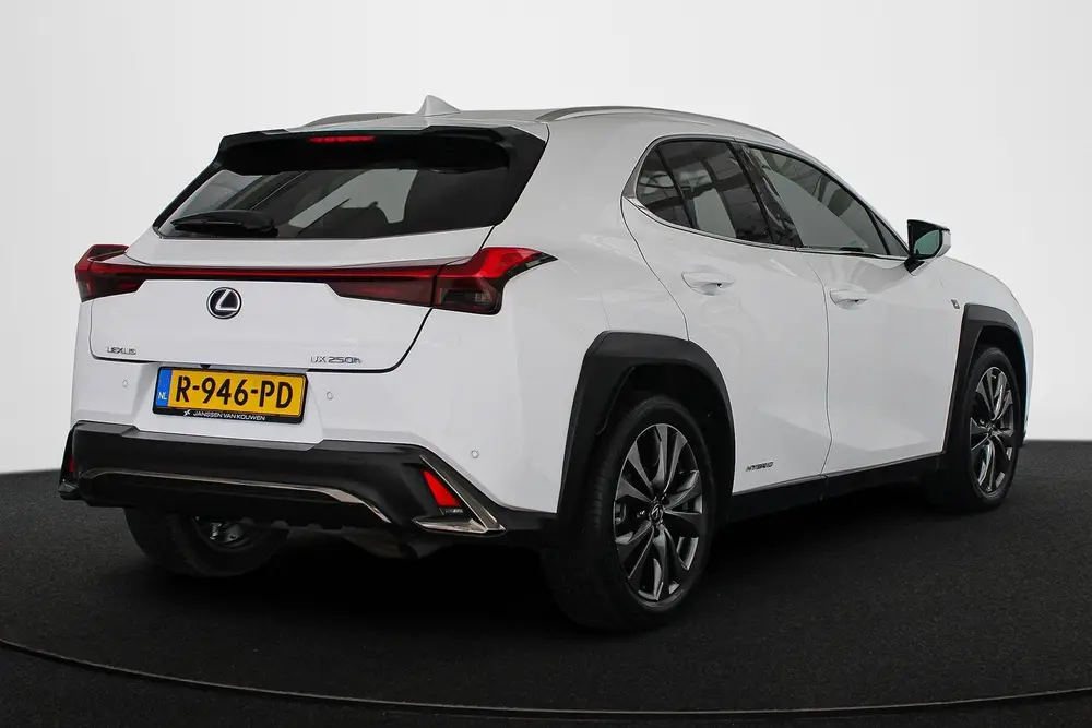Lexus UX 250h AWD F Sport Premium Head-Up Camera Stoelverwar uit 2019, foto 3