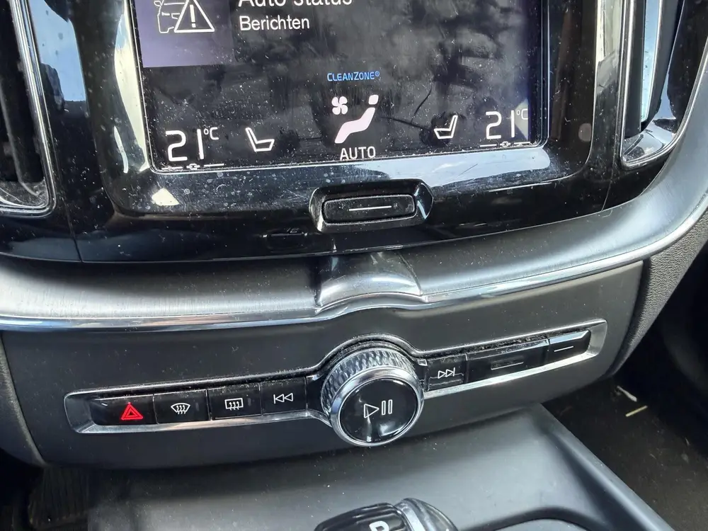 Volvo XC60 2.0 D4 Momentum | Camera | Navigatie | Lederen Be uit 2019, foto 16