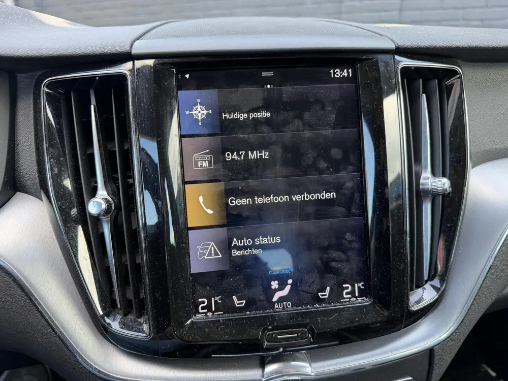 Volvo XC60 2.0 D4 Momentum | Camera | Navigatie | Lederen Be uit 2019, foto 17