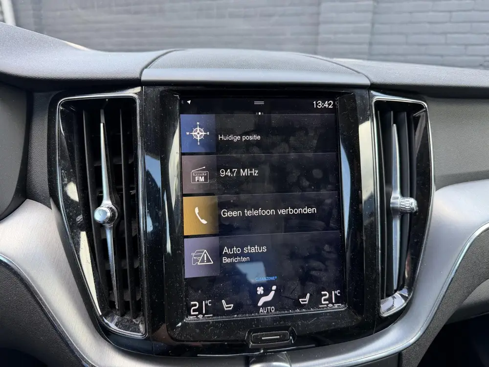 Volvo XC60 2.0 D4 Momentum | Camera | Navigatie | Lederen Be uit 2019, foto 19