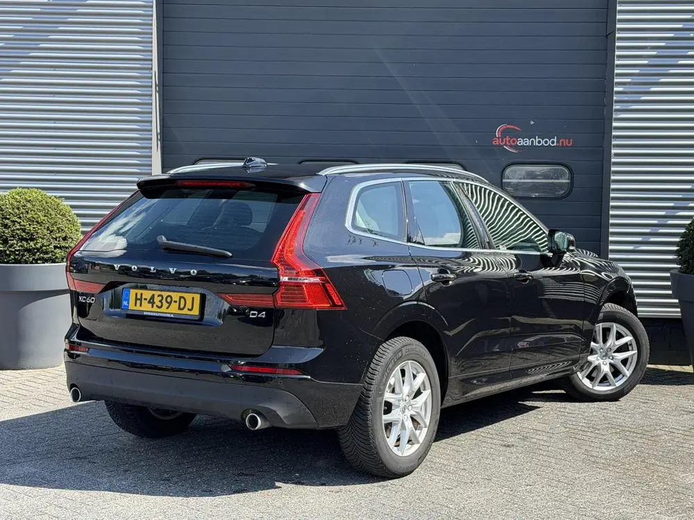 Volvo XC60 2.0 D4 Momentum | Camera | Navigatie | Lederen Be uit 2019, foto 2