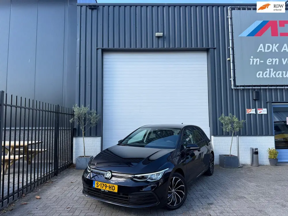 Volkswagen Golf 1.5 eTSI R-Line AUTOMAAT/AMBIANCE/ACC/ASSIST uit 2020