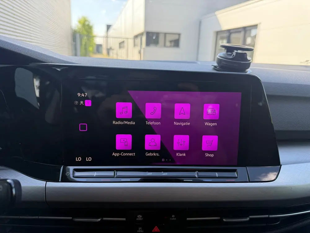 Volkswagen Golf 1.5 eTSI R-Line AUTOMAAT/AMBIANCE/ACC/ASSIST uit 2020, foto 13