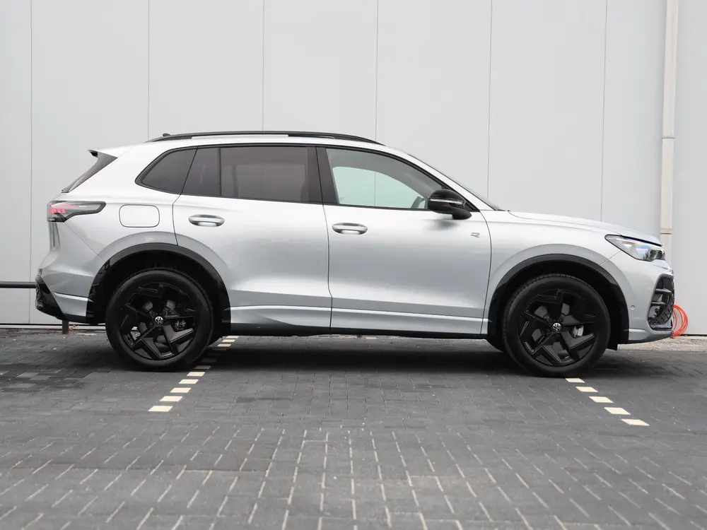 Volkswagen Tiguan 1.5 eHybrid R-Line Edition 272PK DSG | Bla uit 2025, foto 2