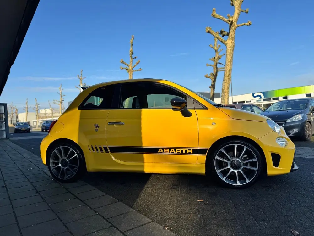 Abarth 595 1.4 T-Jet Abarth Turismo 70th Anniversary |CABRIO uit 2020, foto 14