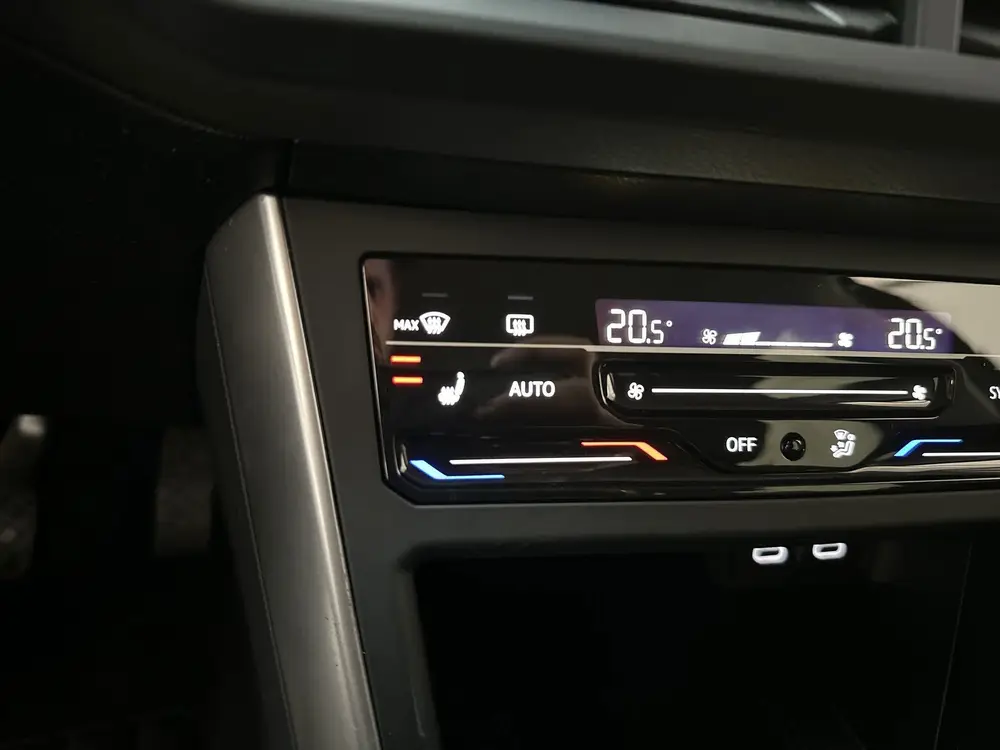 Volkswagen Polo 1.0 TSI Life Business Stoelverwarming Parkee uit 2022, foto 11