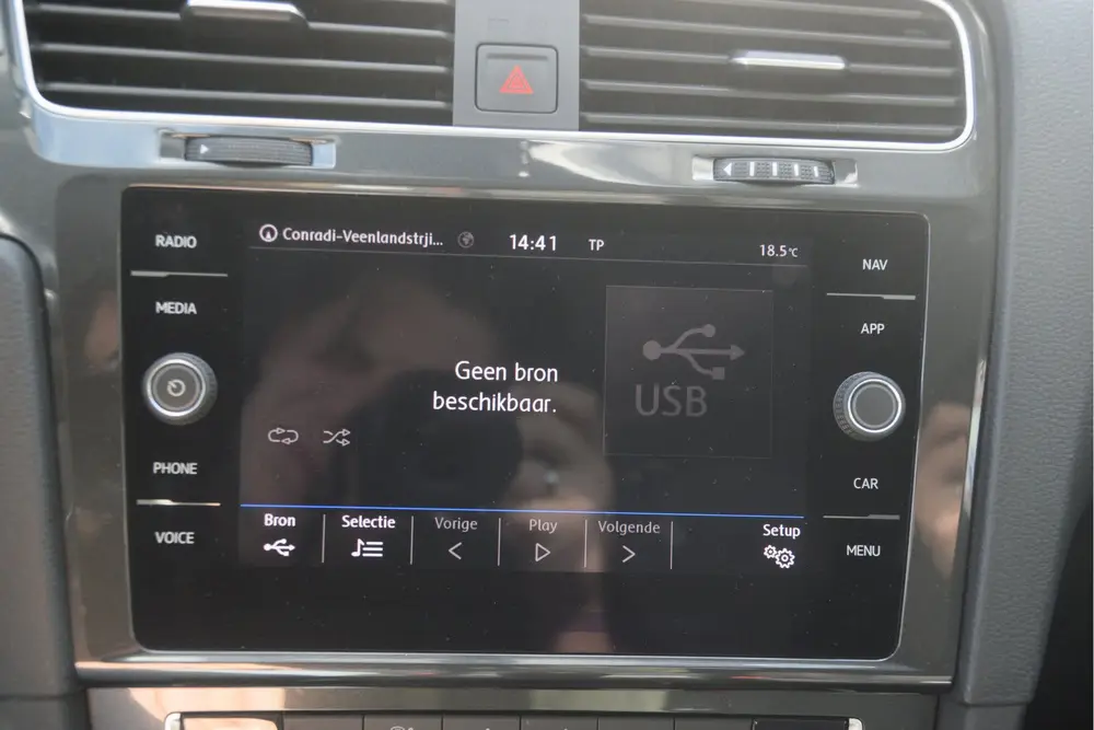 Volkswagen Golf 1.0 TSI Comfortline Navi | PDC | DAB | LMV | uit 2019, foto 14