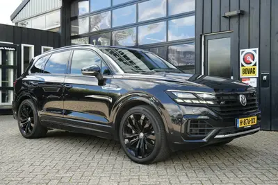 Volkswagen Touareg 3.0 TSI R-Line 340 PK | Pano | Luchtverin uit 2019