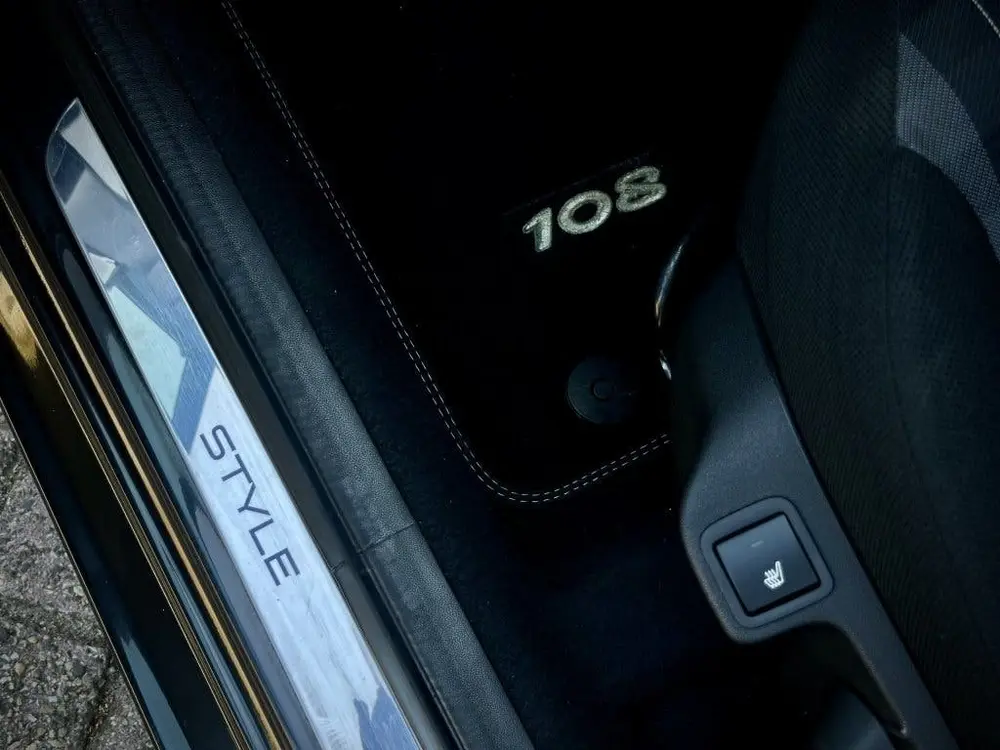 Peugeot 108 Style 5DEURS|CRUISE|AIRCO|CAMERA|STOELVERW|C uit 2019, foto 13