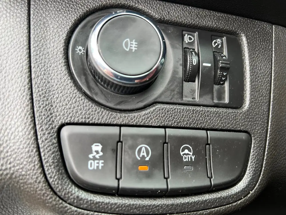 Opel Karl 1.0 ecoFLEX 120 Jaar Edition uit 2019, foto 10