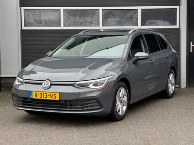 Volkswagen Golf Variant 1.0 eTSI DSG Life Pano, Adaptive Cru uit 2021