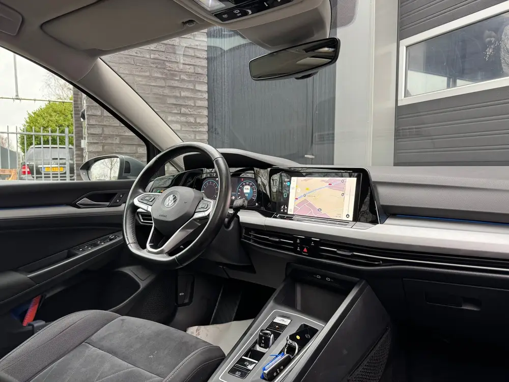 Volkswagen Golf Variant 1.0 eTSI DSG Life Pano, Adaptive Cru uit 2021, foto 10