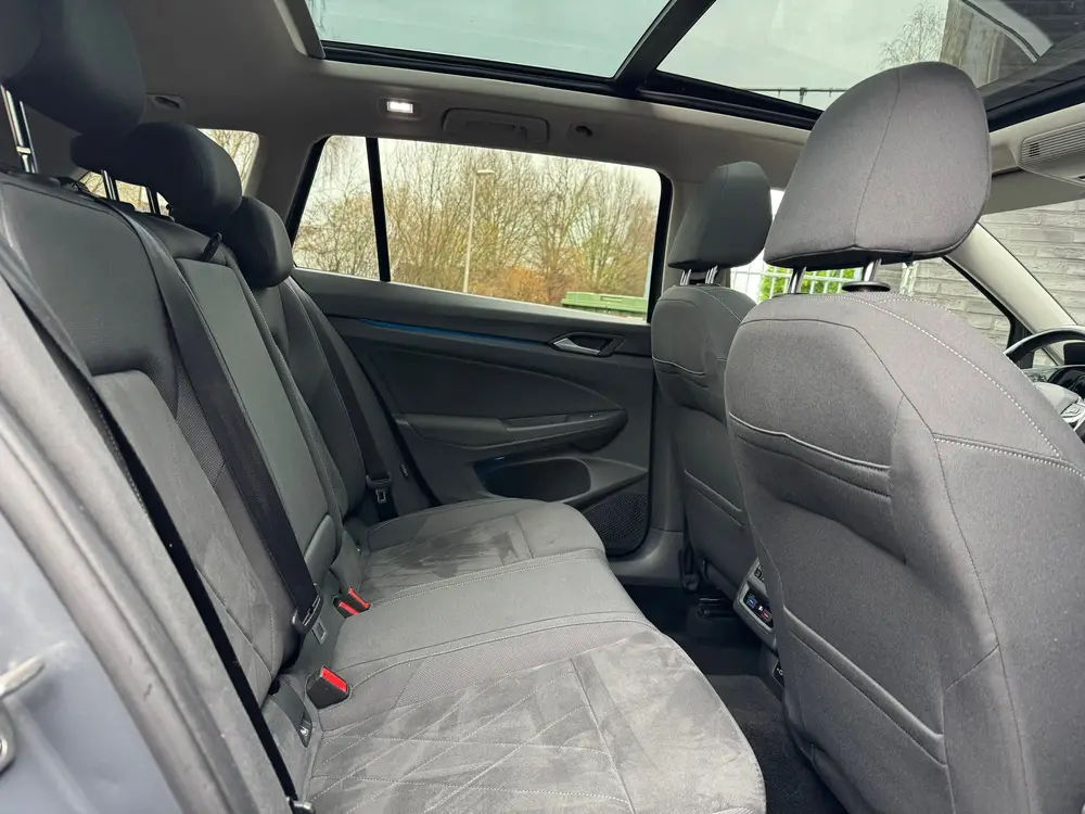 Volkswagen Golf Variant 1.0 eTSI DSG Life Pano, Adaptive Cru uit 2021, foto 11