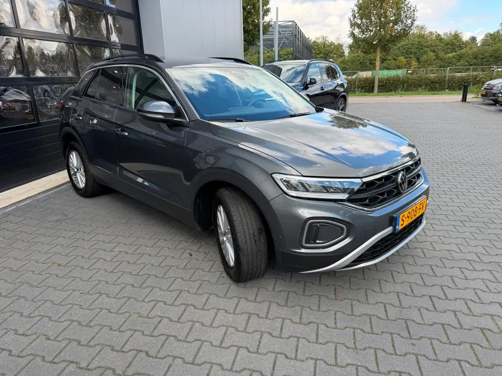 Volkswagen T-Roc 1.5 TSI Life automaat nieuwstaat uit 2023, foto 5
