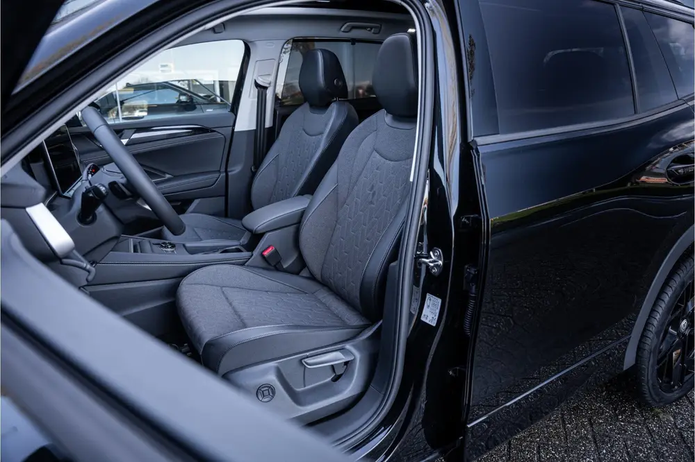 Volkswagen Tayron 1.5 eTSI Life Edition 7p. * 20inch * Panod uit 2025, foto 6