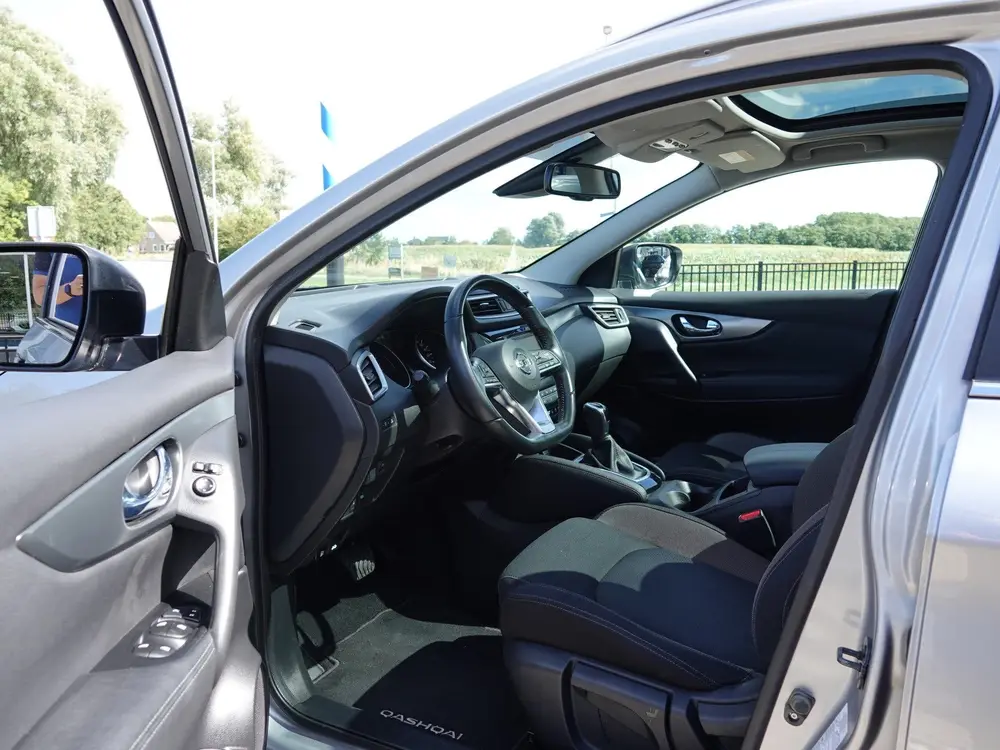 Nissan Qashqai 1.3 DIG-T AUT. N-Connecta PANO | LMV | CRUISE uit 2019, foto 4