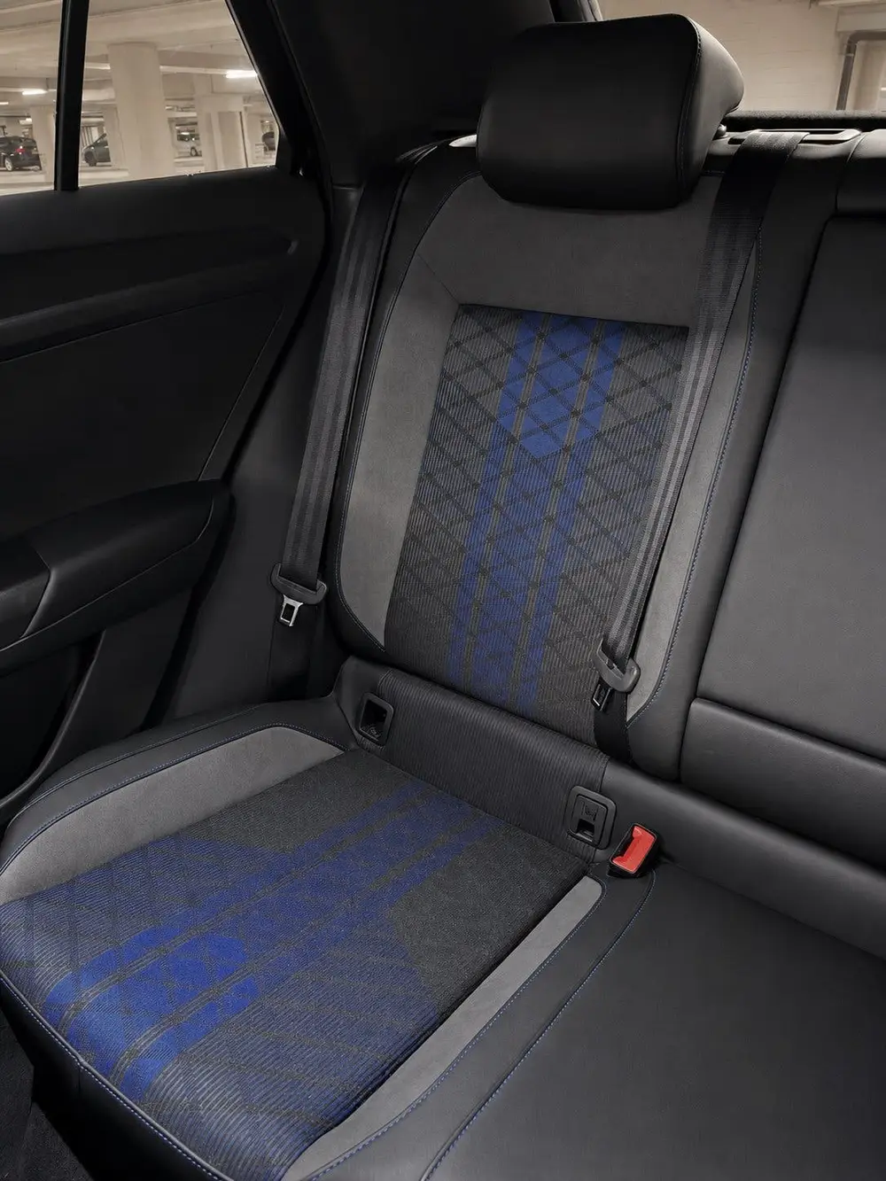 Volkswagen T-Roc R 2.0 AKRA 4Motion 7-DSG 2022 Zwart PANO uit 2022, foto 17