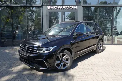 Volkswagen Tiguan 1.5 TSI R-Line PANO KEYLESS CAM uit 2021