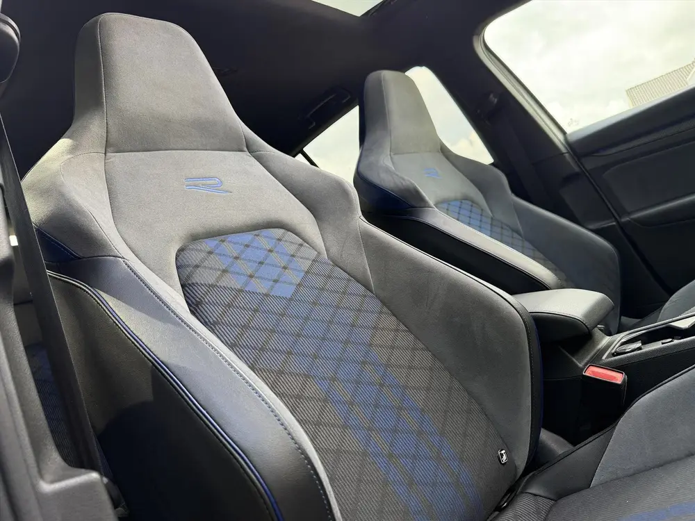Volkswagen Golf 2.0 TSI R 320PK 4Motion / Pano / Full Maxton uit 2021, foto 10