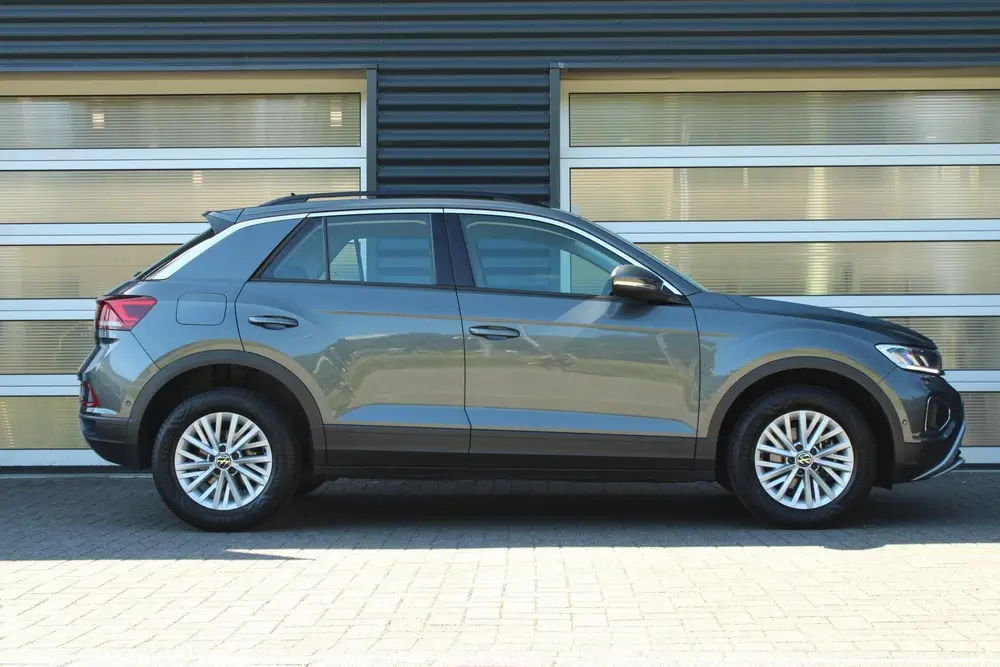 Volkswagen T-Roc 1.0 TSI 115pk Life | Allseasonbanden | Clim uit 2023, foto 3