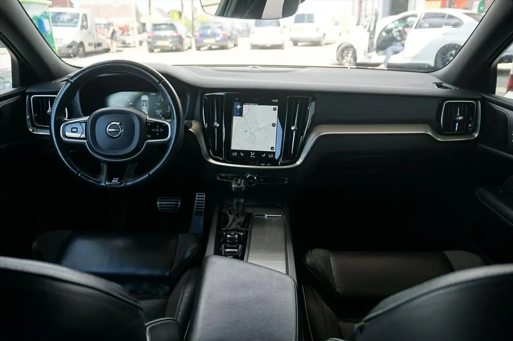 Volvo S60 2.0 T5 R Design / Camera / Trkehaak / Memory / H&K uit 2019, foto 10