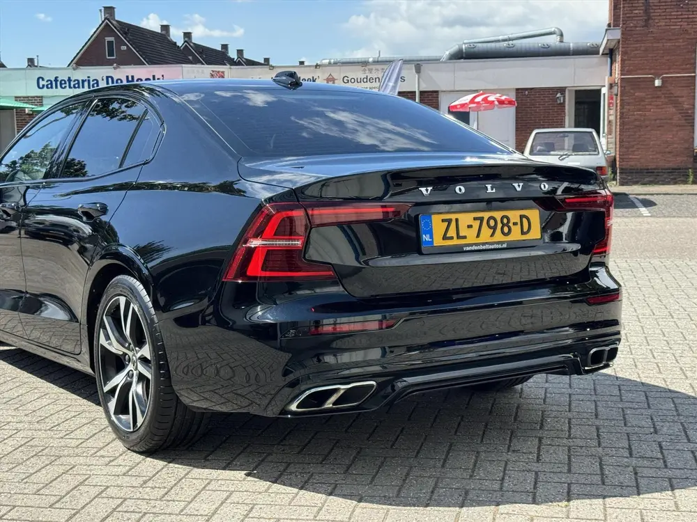 Volvo S60 2.0 T5 R Design / Camera / Trkehaak / Memory / H&K uit 2019, foto 5