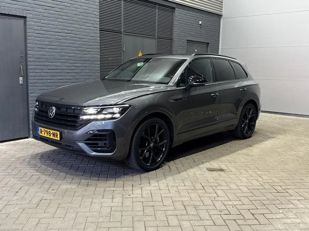 Volkswagen Touareg 3.0 TSi 4MOTION R | Luchtvering | Panoram uit 2021, foto 4