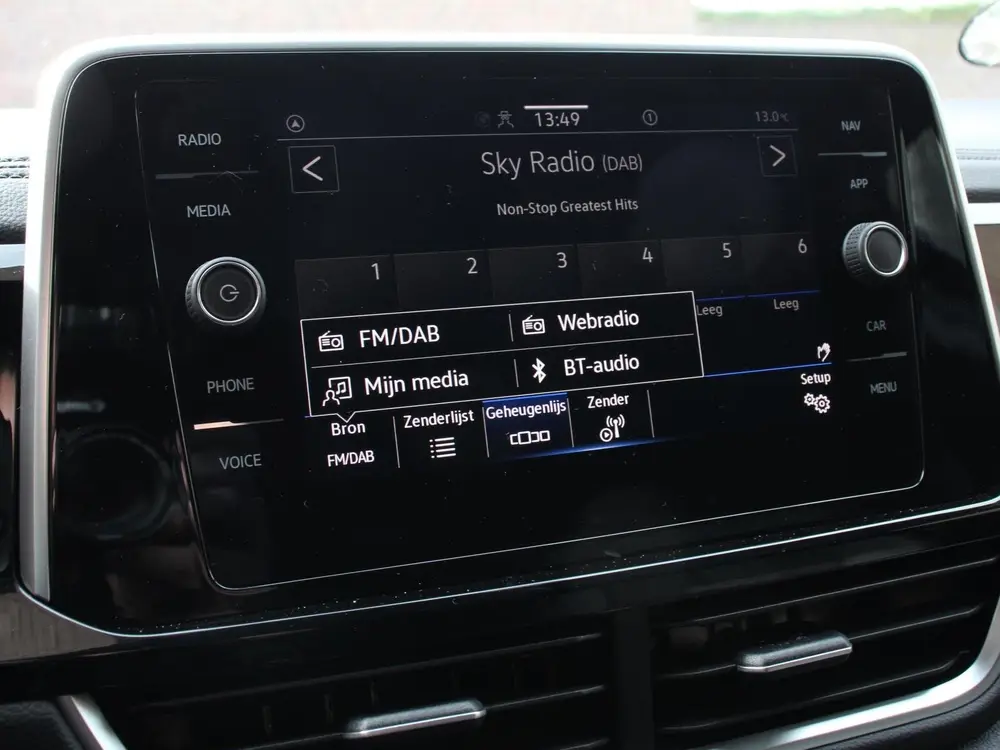 Volkswagen T-Roc 1.5 TSI DSG R-Line Climate control Adaptiev uit 2025, foto 19