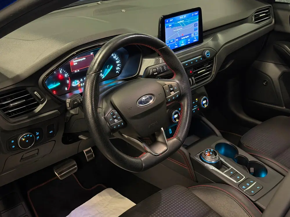 Ford Focus Wagon 1.5 EcoBoost ST Line AUT/NAVI/LED/B&O/HALF uit 2019, foto 2