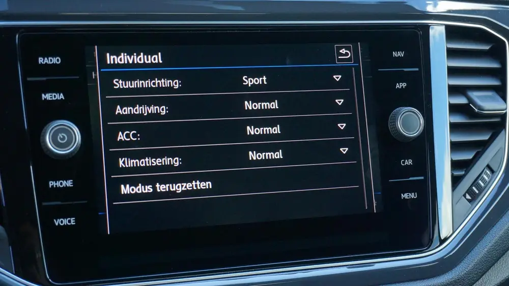 Volkswagen T-Roc 1.5 TSI 150PK DSG 2x R-Line Virtual Cockpit uit 2019, foto 15