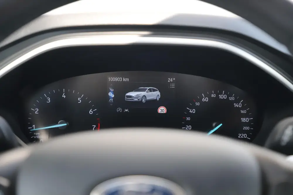 Ford Focus Wagon 1.0 EcoBoost Trend Edition Business Trekhaa uit 2019, foto 14