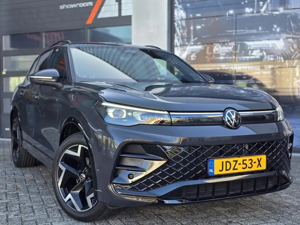 Volkswagen Tiguan 1.5 eTSI R-Line Edition|360cam|ACC|Massage uit 2024, foto 8