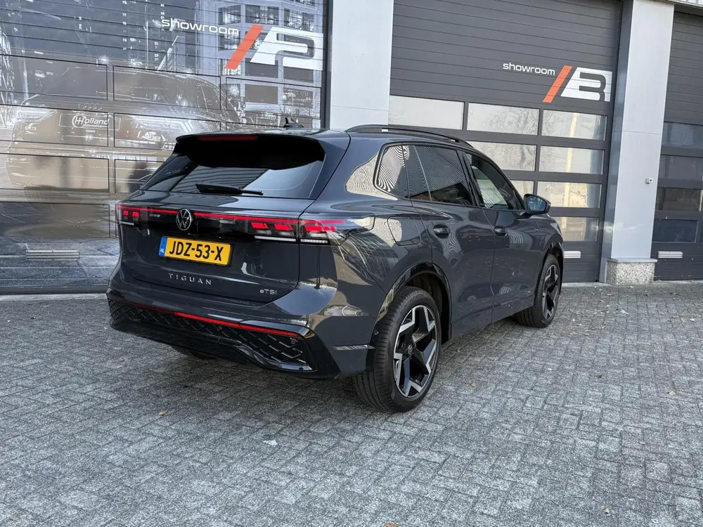 Volkswagen Tiguan 1.5 eTSI R-Line Edition|360cam|ACC|Massage uit 2024, foto 9