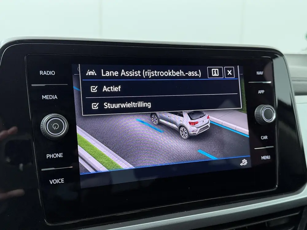 Volkswagen T-Roc 1.0 TSI Life Edition | 116 PK | Adaptive Cr uit 2024, foto 17