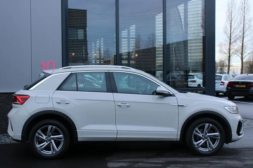 Volkswagen T-Roc 1.0 TSI R-Line, 38DKM, WINTERPAKKET, LED, P uit 2024, foto 2