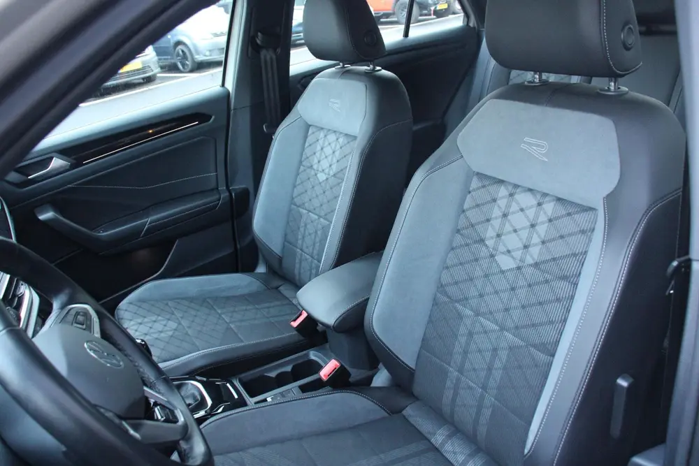 Volkswagen T-Roc 1.0 TSI R-Line, 38DKM, WINTERPAKKET, LED, P uit 2024, foto 8