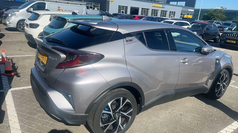 Toyota C-Hr 1.8 Hybrid Style | Navigatie | Climate Control | uit 2019, foto 2