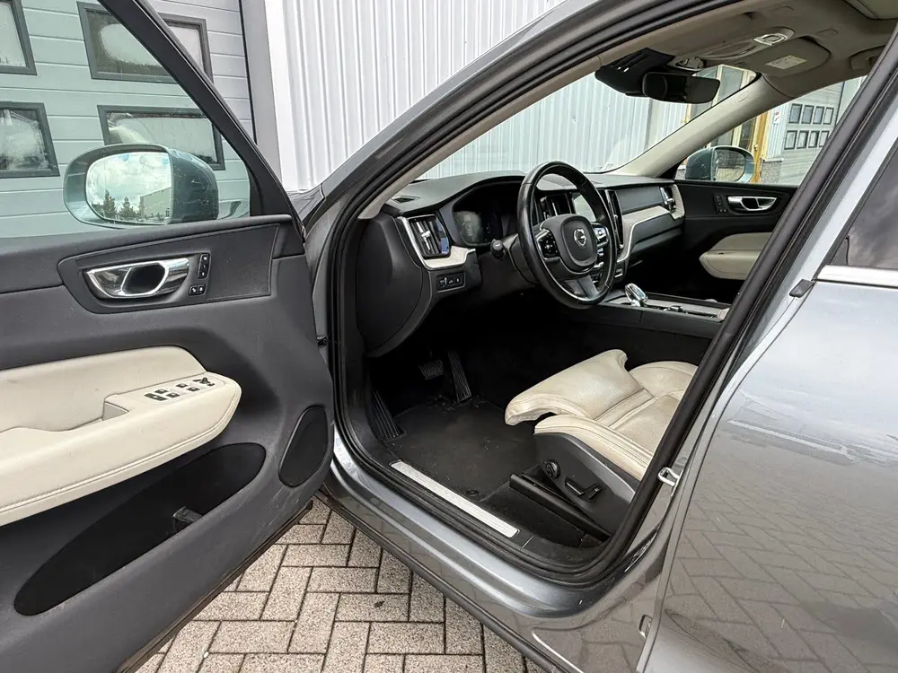 Volvo XC60 T8 Twin Engine 390pk Geartronic AWD 2019 Grijs uit 2019, foto 12