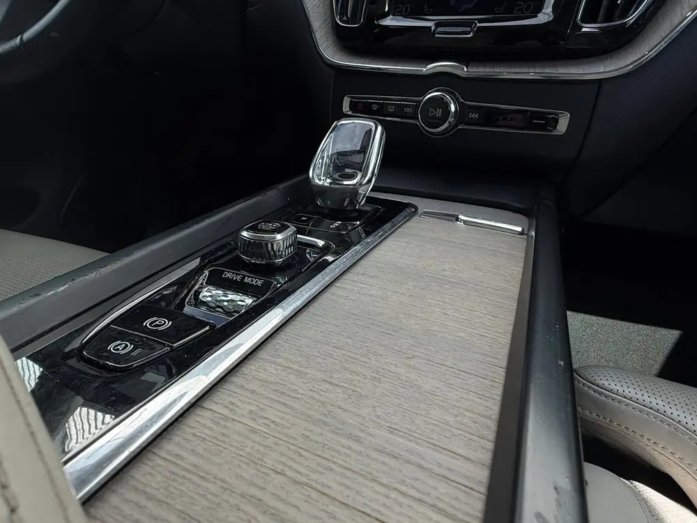 Volvo XC60 T8 Twin Engine 390pk Geartronic AWD 2019 Grijs uit 2019, foto 9