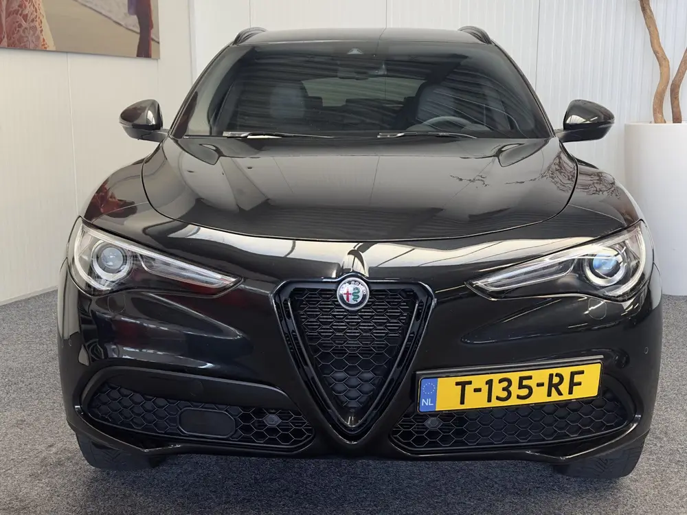 Alfa Romeo Stelvio 2.0 T AWD B-TECH AUTOMAAT ZWART LEDER NAV uit 2019, foto 3