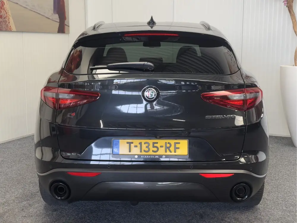 Alfa Romeo Stelvio 2.0 T AWD B-TECH AUTOMAAT ZWART LEDER NAV uit 2019, foto 7