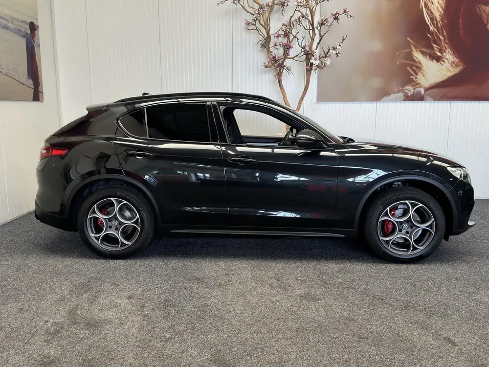 Alfa Romeo Stelvio 2.0 T AWD B-TECH AUTOMAAT ZWART LEDER NAV uit 2019, foto 9
