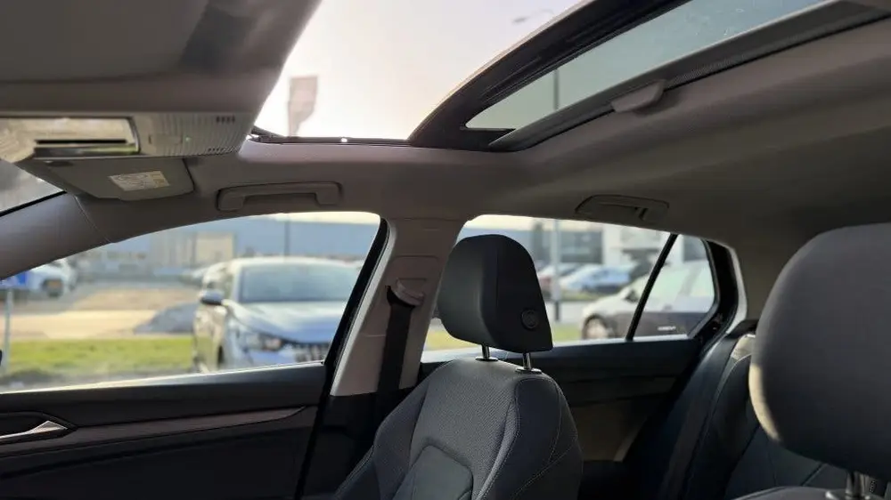 Volkswagen Golf 1.4 eHybrid Style | Panorama Dak | Sfeerverl uit 2022, foto 11