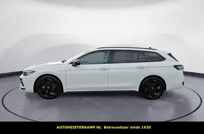 Volkswagen Passat Variant 2.0 TDI R-Line 150 PK Automaat ACC uit 2025