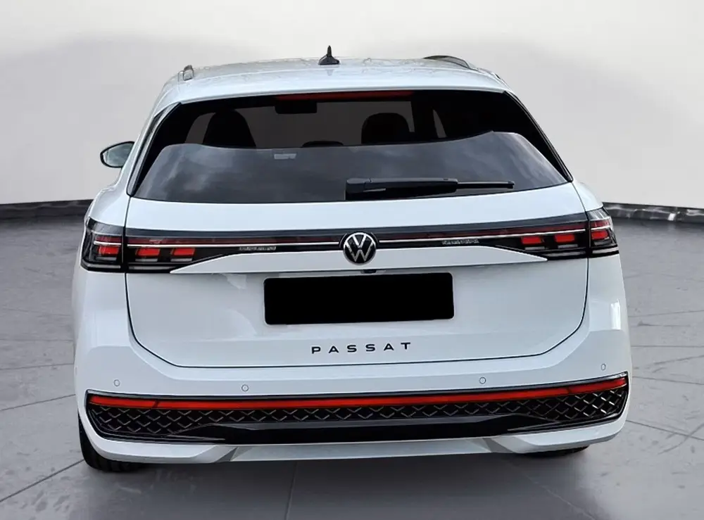 Volkswagen Passat Variant 2.0 TDI R-Line 150 PK Automaat ACC uit 2025, foto 4
