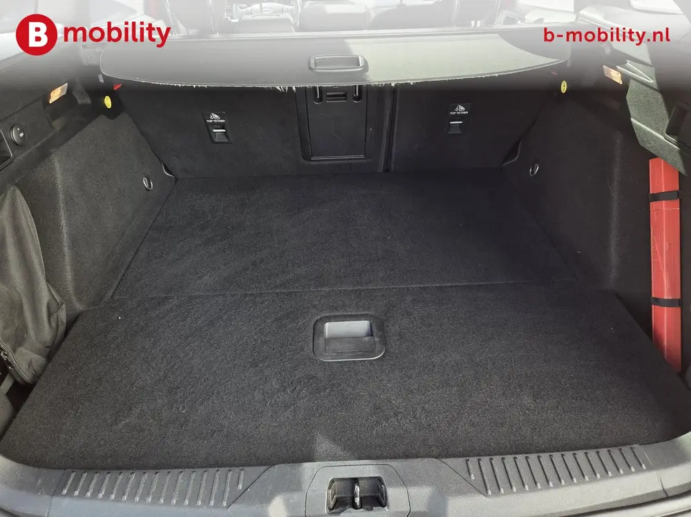 Ford Focus Wagon 1.0 EcoBoost ST Line Business Trekhaak Pano uit 2019, foto 14